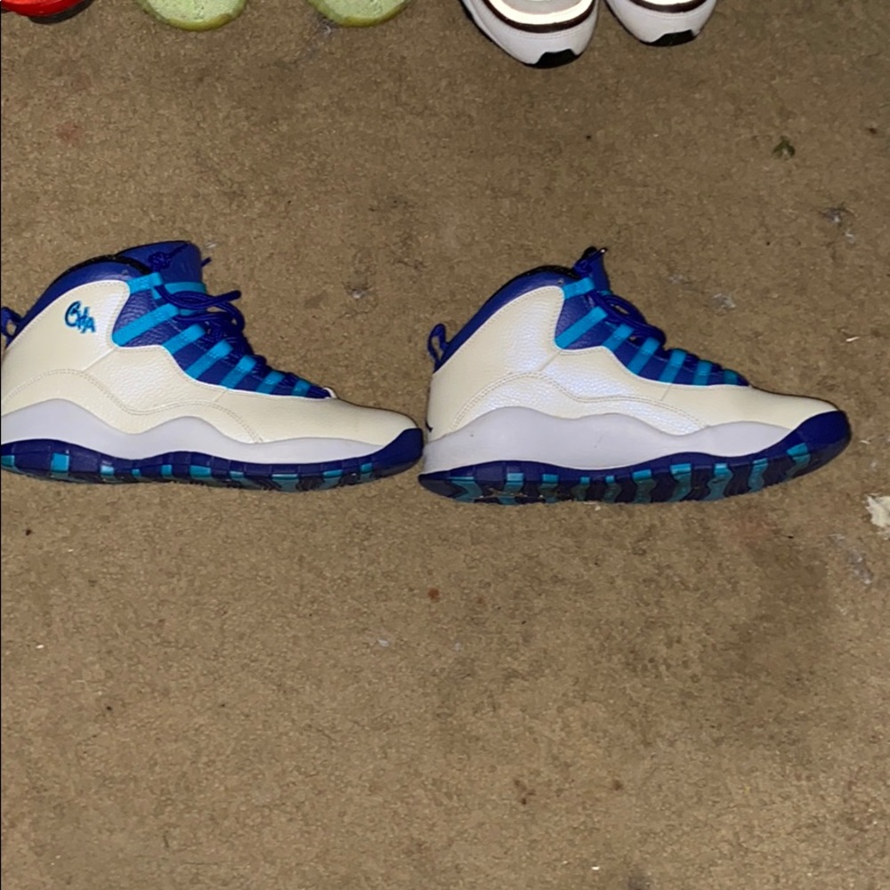 Retro 10 hornets